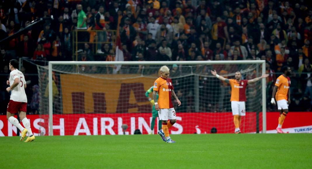 Galatasaray'ın muhteşem geri dönüşünden çok özel resimler: Tribünler şov yaptı 14